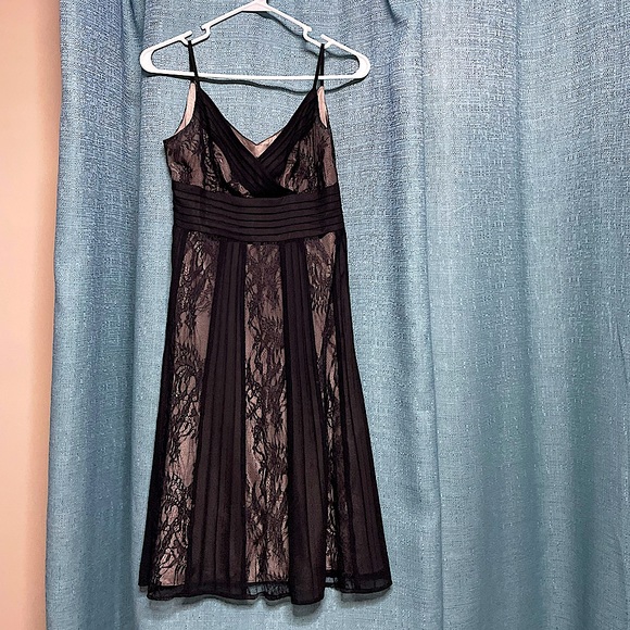 Ann Taylor Dresses & Skirts - Ann Taylor black and gray lace dress